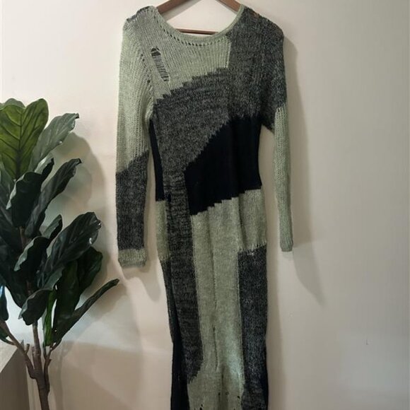 CIDER RIPPED KNIT MIDI DRESS - Women's M - Picture 4 of 4